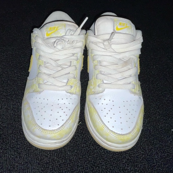 Yellow Nike dunks - Picture 2 of 2